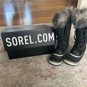 Sorel Joann of Arctic Black Fur-Lined Winter Boots